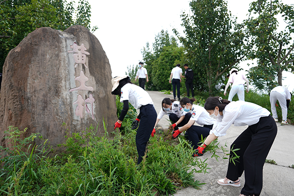 “助力鄉(xiāng)村振興，踐行艱苦奮斗” 將新員工黨性教育活動(dòng)搬到對(duì)口幫扶村2.jpg