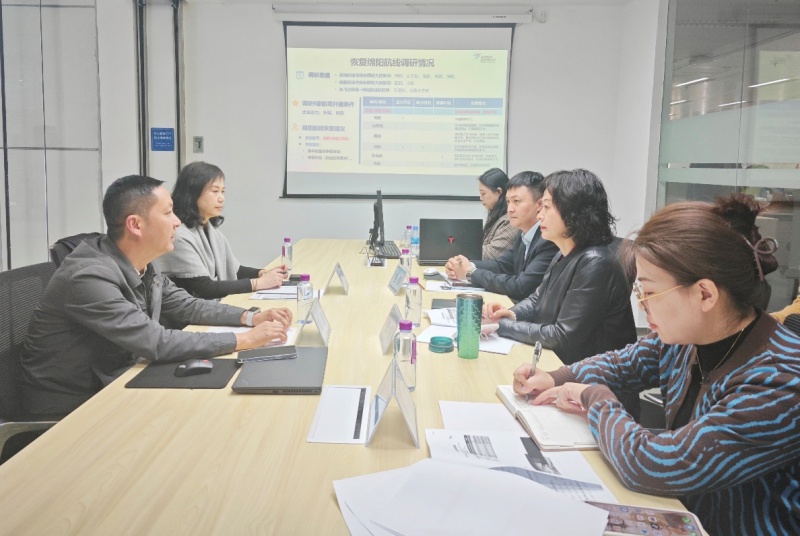 龔勇拜訪珠海機(jī)場等1_副本.jpg